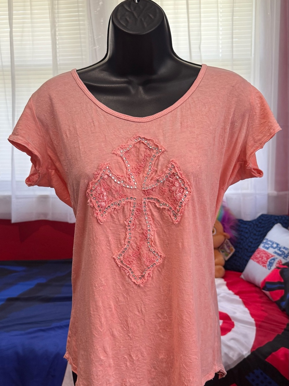 Women's Cross Appliqué Short Sleeve Top